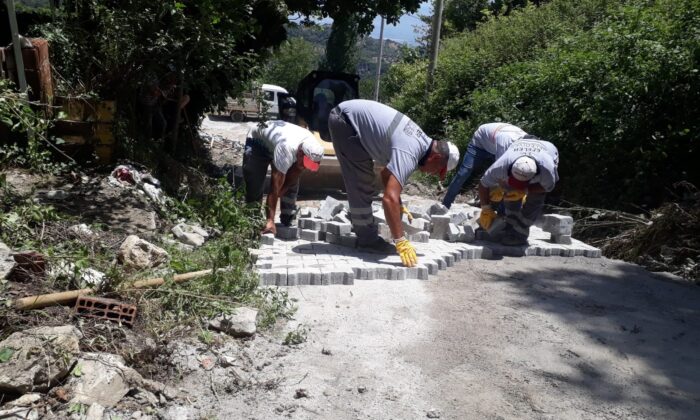 Efeler Belediyesi selin etkili olduğu mahallelerde çalışmalarını sürdürüyor