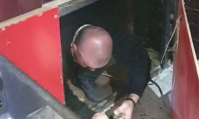 Eğlence mekanında sahnenin altına ve tuvalete saklandılar