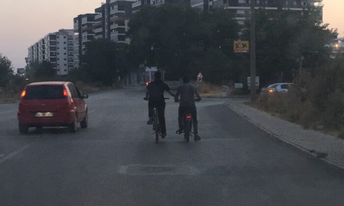 El ele tehlikeli yolculuk