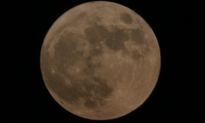 Elazığ semalarında dolunayın görsel şöleni