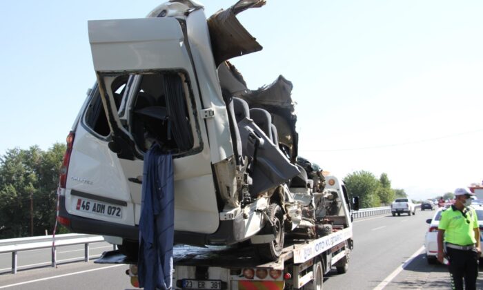 Elazığ’da 3 kişinin öldüğü kazada, sürücünün gözüne güneş gelmiş