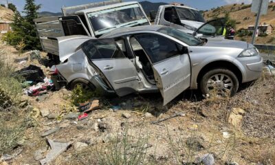 Elazığ’da pikap ile otomobil çarpıştı: 4 yaralı