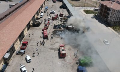 Elazığ’da sebze hali deposu alevlere teslim oldu