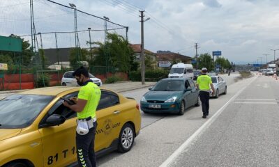 Emniyet kemeri takmayan 137 sürücü cezayı yedi