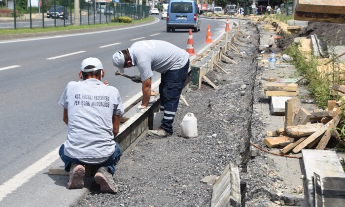 Enerji hatları çalışmalarında bozulan yollar onarılıyor