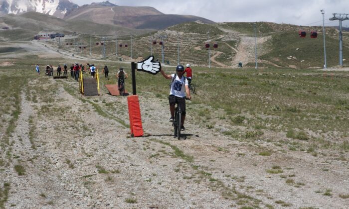 Erciyes’te 2021 Bisiklet Sezonu eğlenceli oyunlar ile açıldı