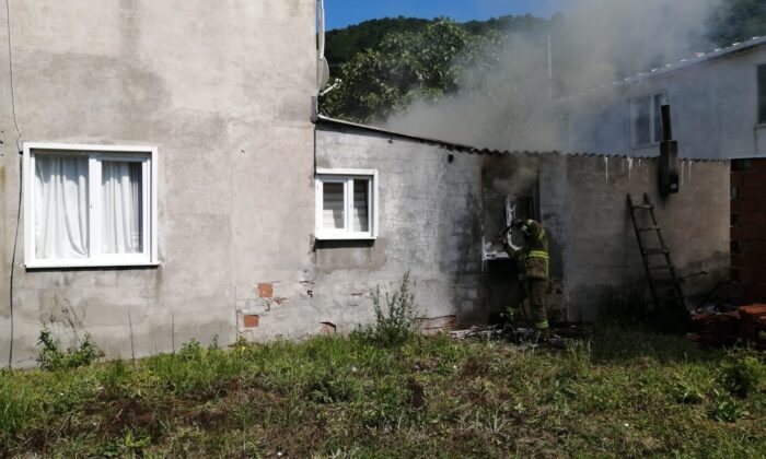 Erdek’te ev yangını korkuttu