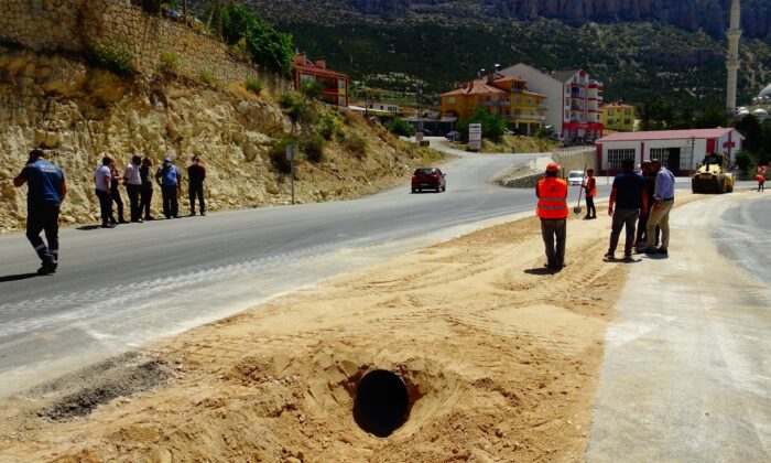Ermenek’te sanayi yoluna yeni kavşak çalışması