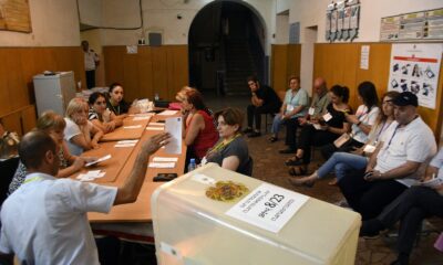 Ermenistan’daki seçimi Paşinyan açık ara fark ile önde götürüyor