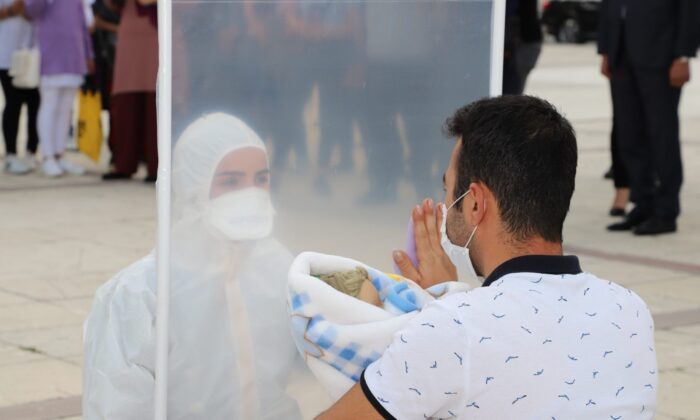 Erzincan’da “Covid 19’da Hemşirelik” adlı sokak tiyatrosu düzenlendi