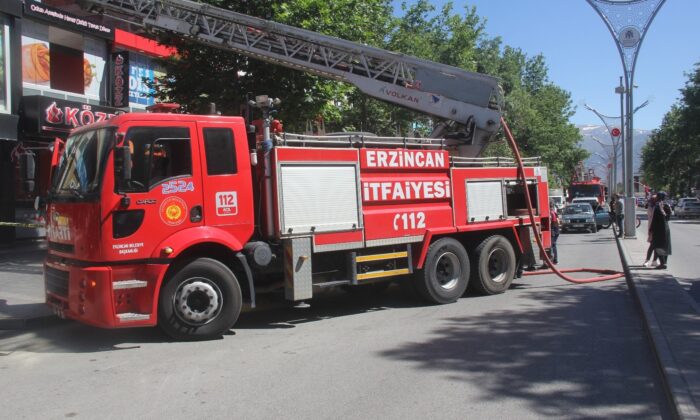 Erzincan’da meydana gelen baca yangını paniğe sebep oldu
