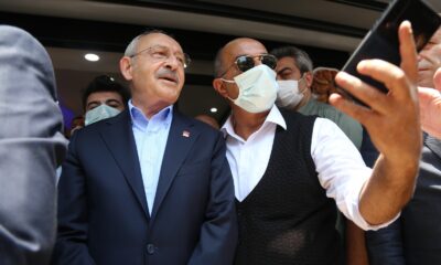 Esnafı ziyaret eden Kılıçdaroğlu, vatandaşlarla vapurda balık ekmek yedi