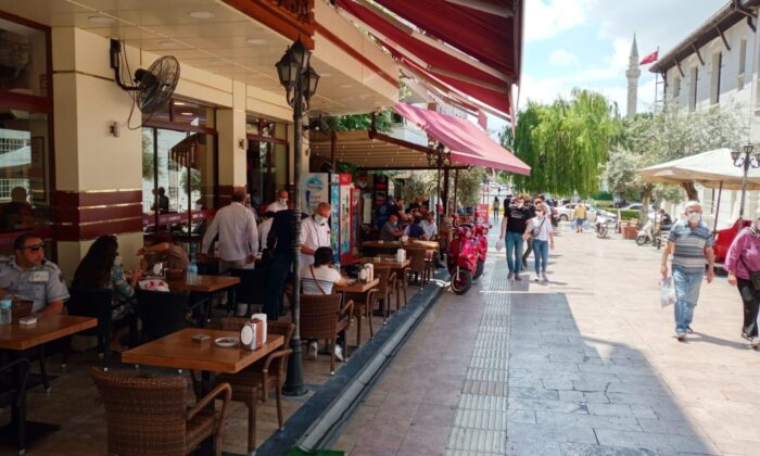 Esnafın ortak temennisi bir daha kapanmamak