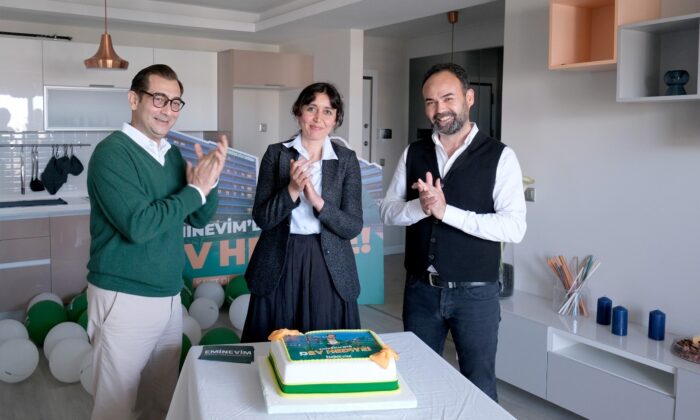 Ev ödüllü kampanyanın talihlisi hediyesine kavuştu