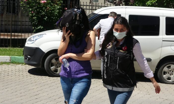 Evinde üç çeşit uyuşturucu ele geçen kadın adliyeye sevk edildi