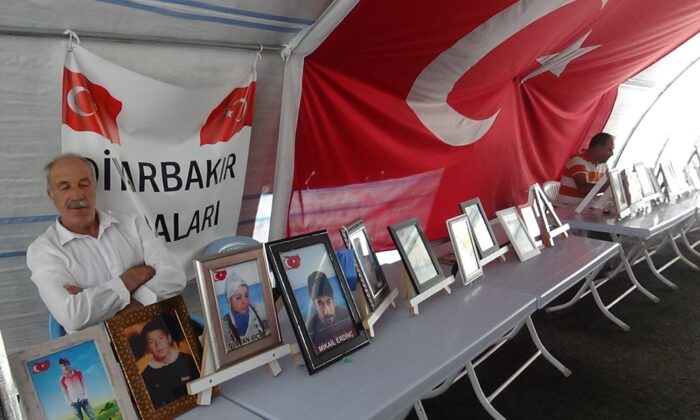 Evlat nöbetindeki aileler çocuklarını terörün elinden kurtarmakta kararlı