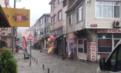 Eyüpsultan’da şiddetli yağış, sokaklar dereye döndü