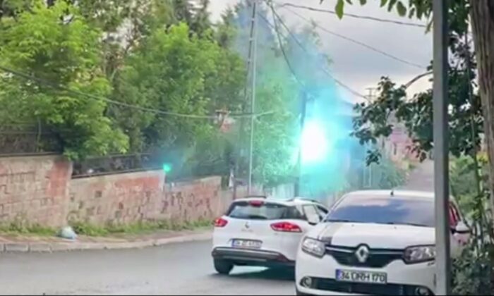 Eyüpsultan’da sürekli patlayan kablolar mahallenin kabusu oldu