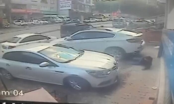 Eyüpsultan’da uzun namlulu silahla kafeyi taradılar: 1 ölü, 2 yaralı