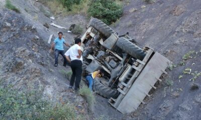 Freni patlayan iş makinesi uçurumdan uçtu: 1 ölü
