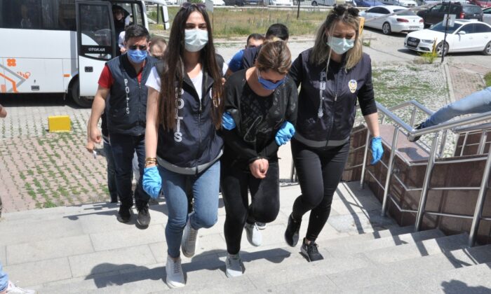 ’Garantili kupon çetesi’ operasyonunda 5 kişi tutuklandı