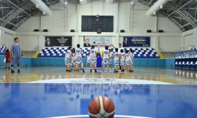 Geleceğin dev adamları parkede