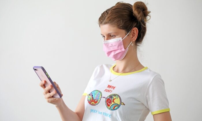 Gençler alışverişte e-marketi, 55 yaş üstü gelenekseli tercih etti