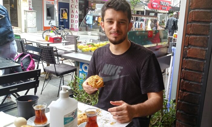 Genelge açıklandı, İzmirliler boyoz yemeye koştu