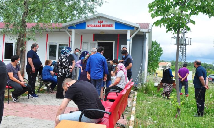 Gerze’de günlük hedef: 330 doz aşı