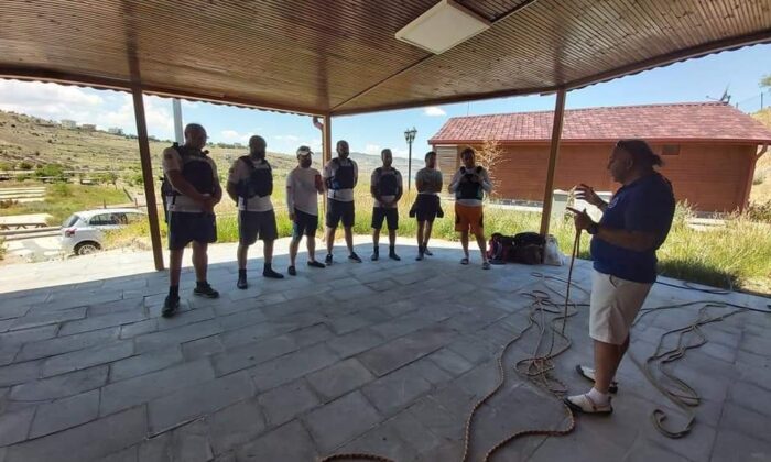 Gönüllü balık adamlar sezonu açtı