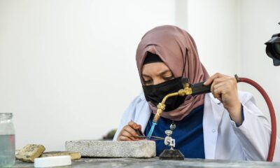 Gümüş atölyesinin altın kadınları