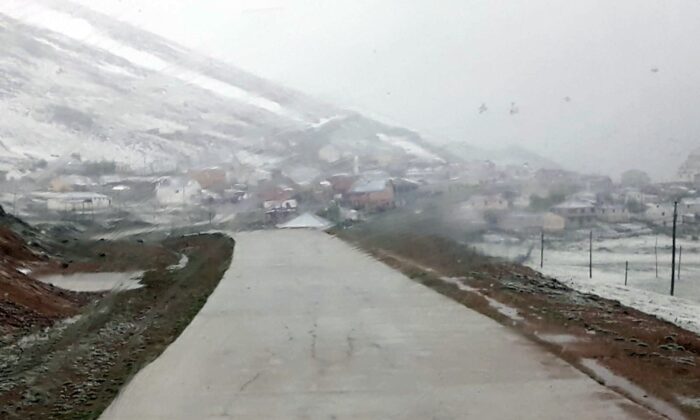 Gümüşhane’ye Haziran ayında kar yağdı