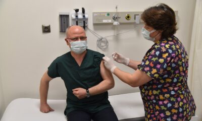 Gürkan ilk doz aşısını vuruldu