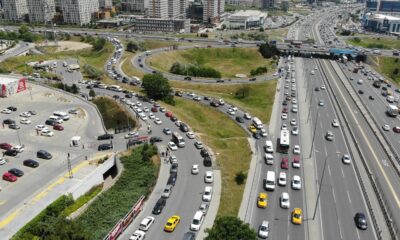 Haftalar sonra kısıtlamasız ilk cumartesi günü İstanbullular sokağa akın etti