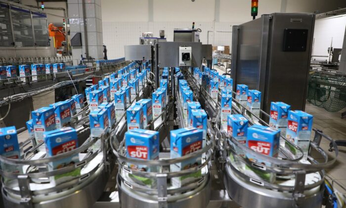 Halk Süt projesi kapsamında 565 bin litre süt dağıtıldı