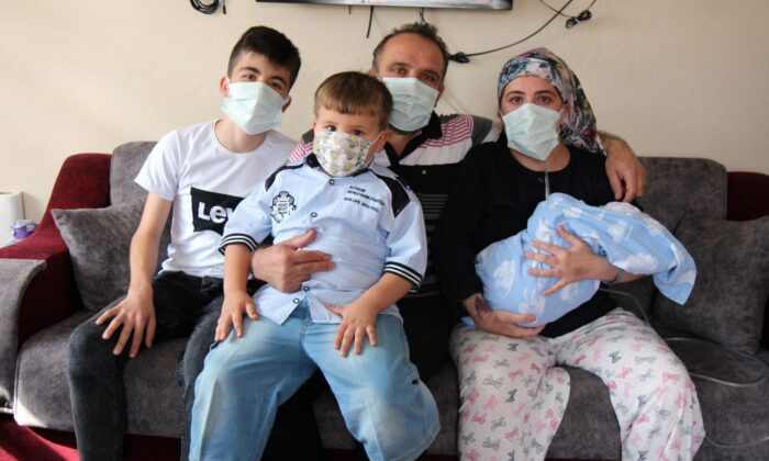 Hamileyken korona oldu, bebeğine 1 ay sonra sevinç gözyaşlarıyla sarıldı