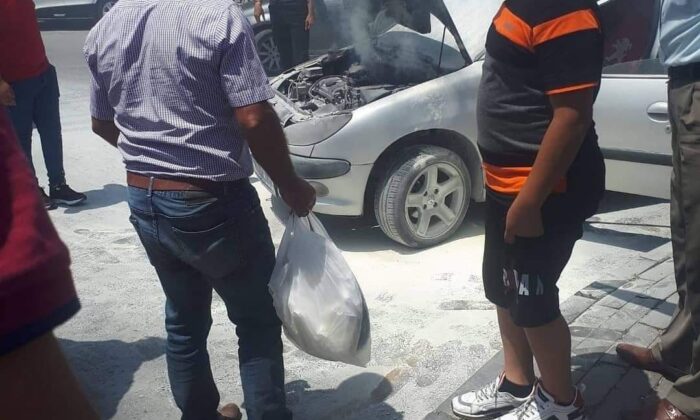 Hareket halindeki araç alev aldı