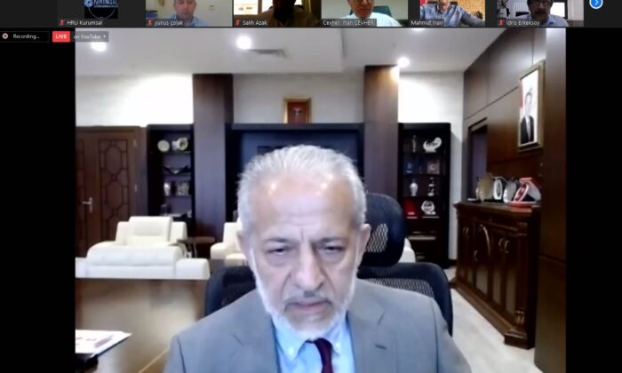 Harran Üniversitesi’nde hazır giyim sektörü konuşuldu