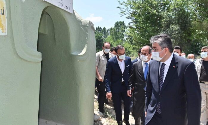 Hasan Dede türbesinde restorasyon ve çevre düzenlemesi