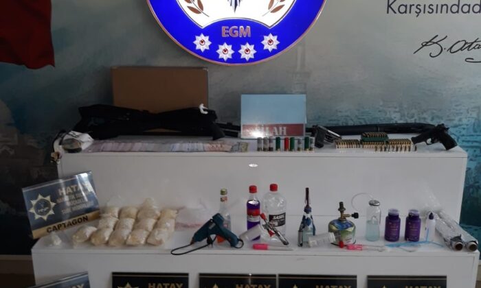 Hatay’da 12 bin 182 adet uyuşturucu hap ele geçirildi