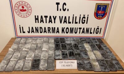 Hatay’da at arabası ile cep telefonu kaçakçılığı yapan şüpheli yakalandı