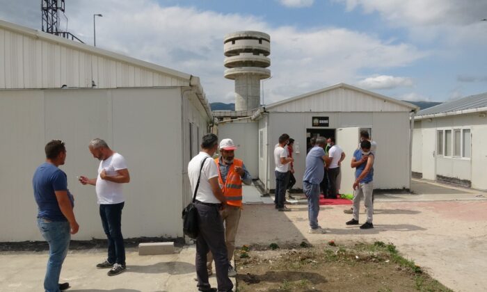 Havalimanı inşaatı işçilerine aşılama