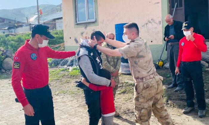 Hayvan otlatırken kaybolan çocuk ormanlık alanda bulundu