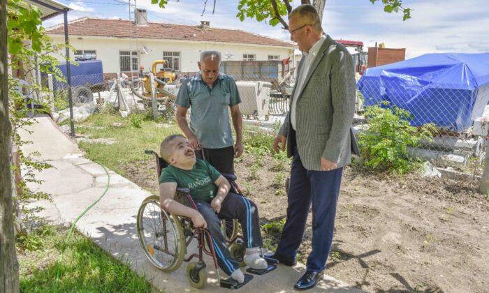 Hidrosefali hastası Batuhan artık çok mutlu