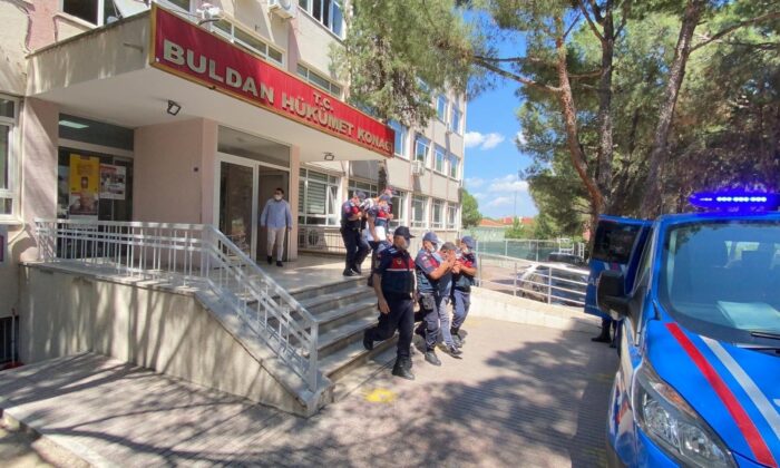 Hırsız ’pireler’ tutuklandı