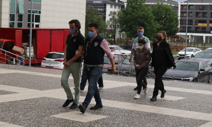 Hırsızlık şüphelisi arkadaşlar 50 gün sonra yakayı ele verdi