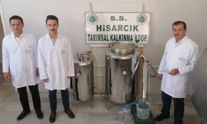 Hisarcık’ta adaçayı yağı deneme üretimi