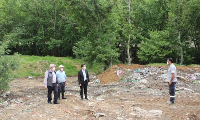 Hisarcık’ta yol kenarındaki kirlilik ortadan kaldırıldı