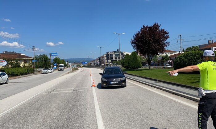 Hız yapan sürücüler radara takıldı