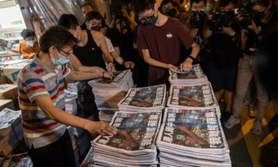 Hong Kong’da muhalif Apple Daily gazetesi kapatıldı